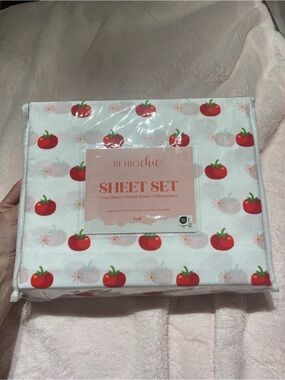 NWT Tomato Produce Sheet Set Size Full